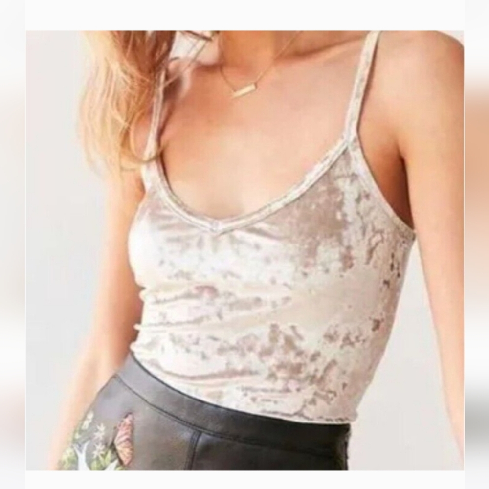 Kimchi Blue velvet-like crop top camisole